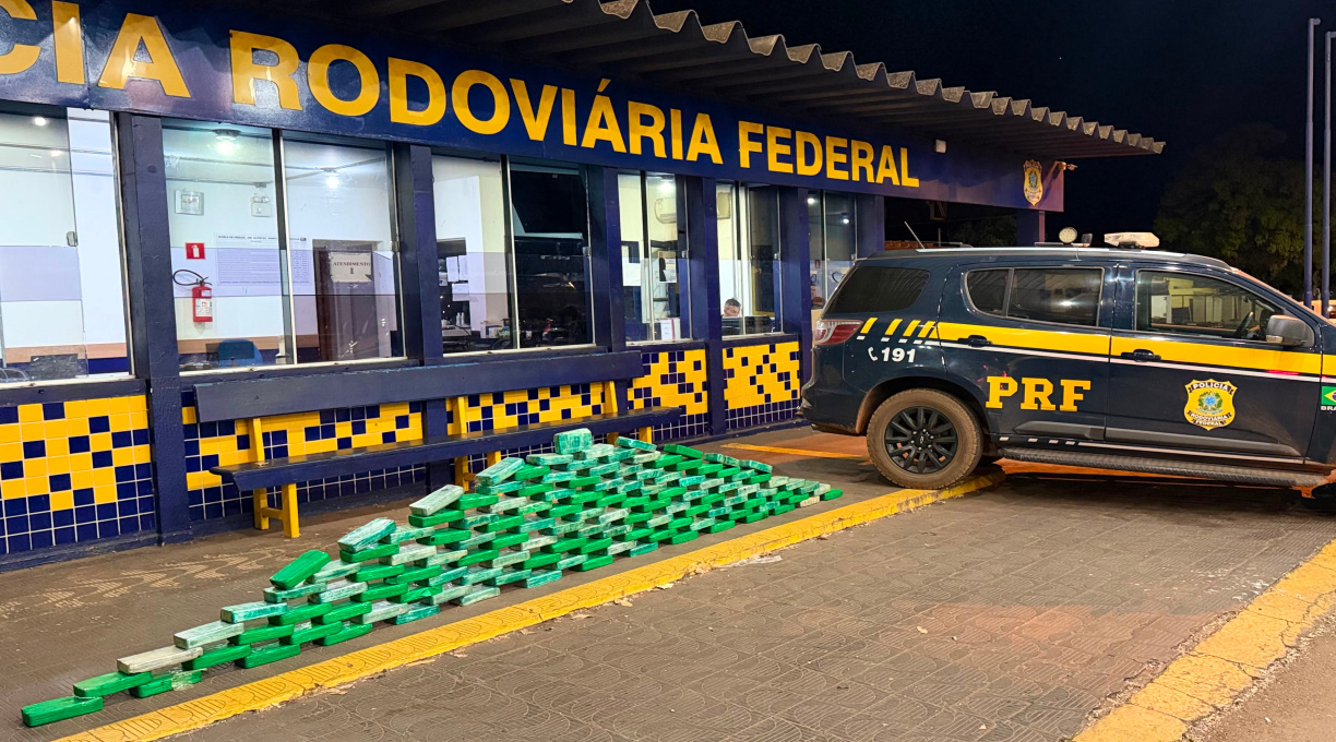 PRF apreende 130 quilos de cocaína e prende caminhoneiro na BR-364, em Rondonópolis 3