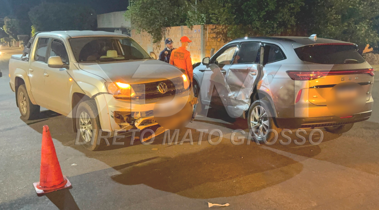 Colisão entre SUV e Amarok no bairro Vila Itamaraty resulta em adolescente socorrida para o Hospital Regional 1 Colisão entre SUV e Amarok no bairro Vila Itamaraty resulta em adolescente socorrida para o Hospital Regional 1