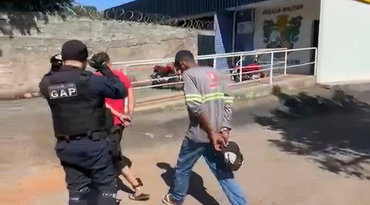 Ação eficaz do GAP moto-patrulhamento resulta na apreensão de entorpecentes e na prisão de dois suspeitos, um deles tornozelado 3