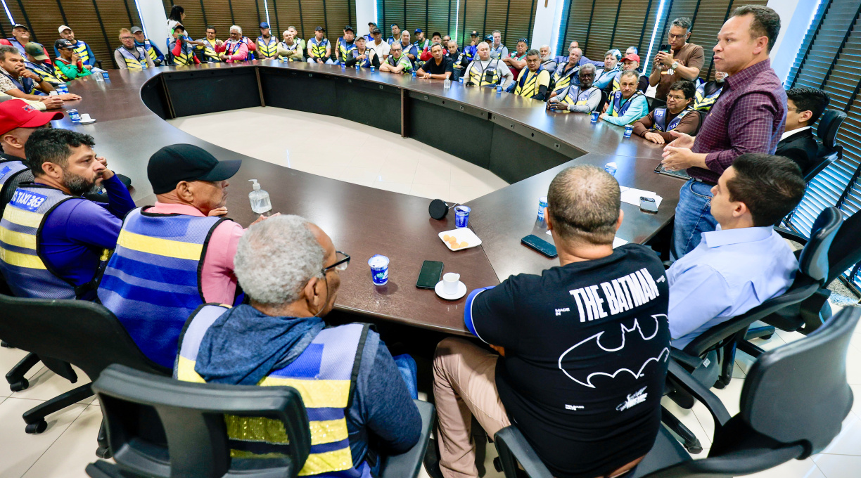 Prefeito recebe mototaxistas para café da manhã, anuncia avanços e reforça diálogo com a categoria 1