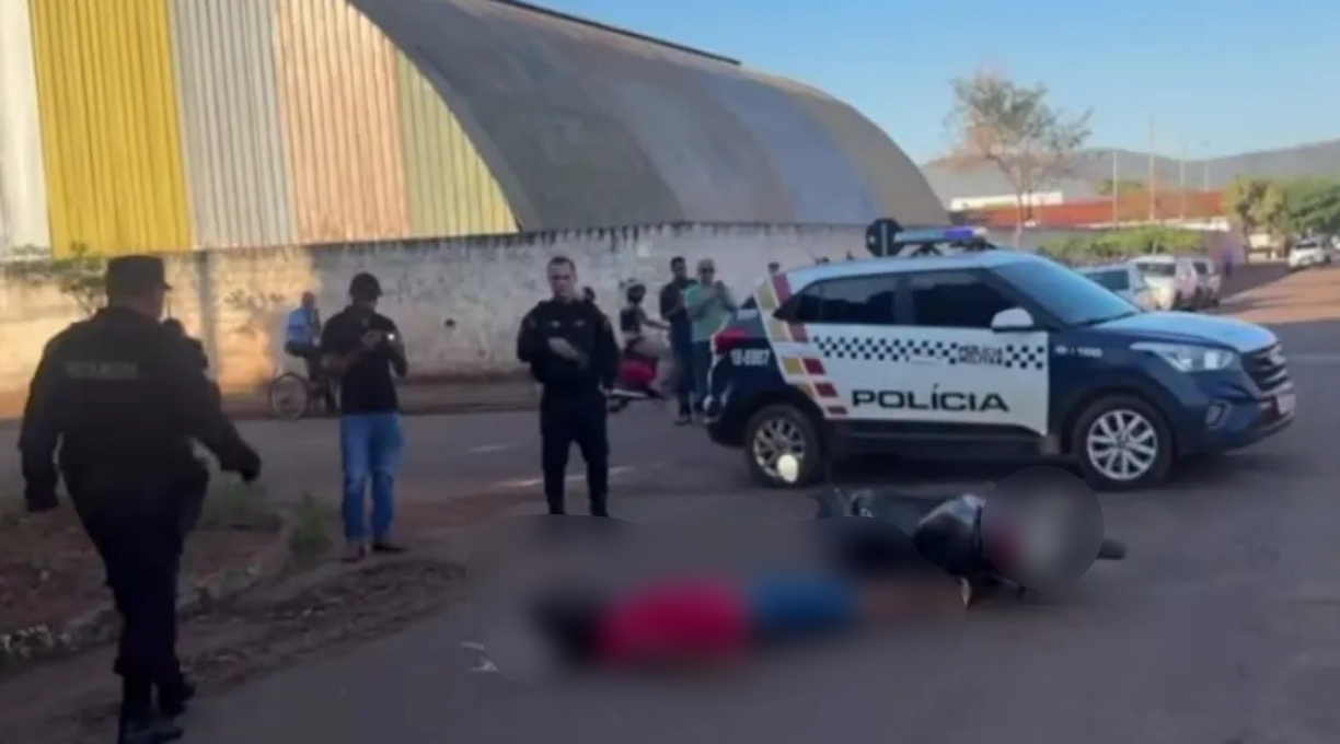 Motociclista é executado a tiros com o filho na garupa a caminho da escola 1