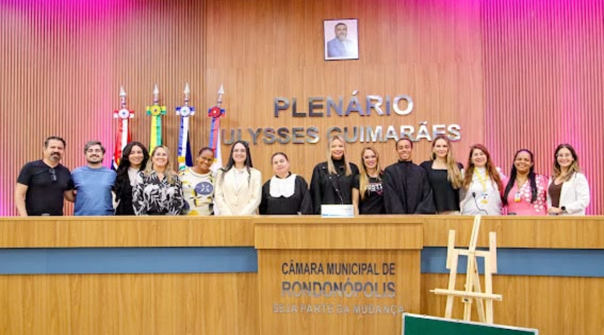Câmara de Rondonópolis recebe júri simulado sobre feminicídio durante programação do Agosto Lilás 1 Câmara de Rondonópolis recebe júri simulado sobre feminicídio durante programação do Agosto Lilás 1