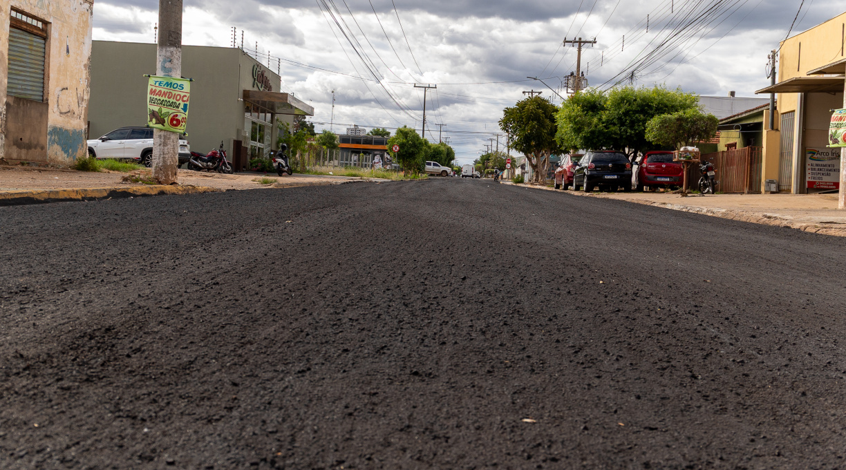 Rondonópolis já alcança mais de 71 quilômetros de vias recuperadas com microrrevestimento 1 Rondonópolis já alcança mais de 71 quilômetros de vias recuperadas com microrrevestimento 1