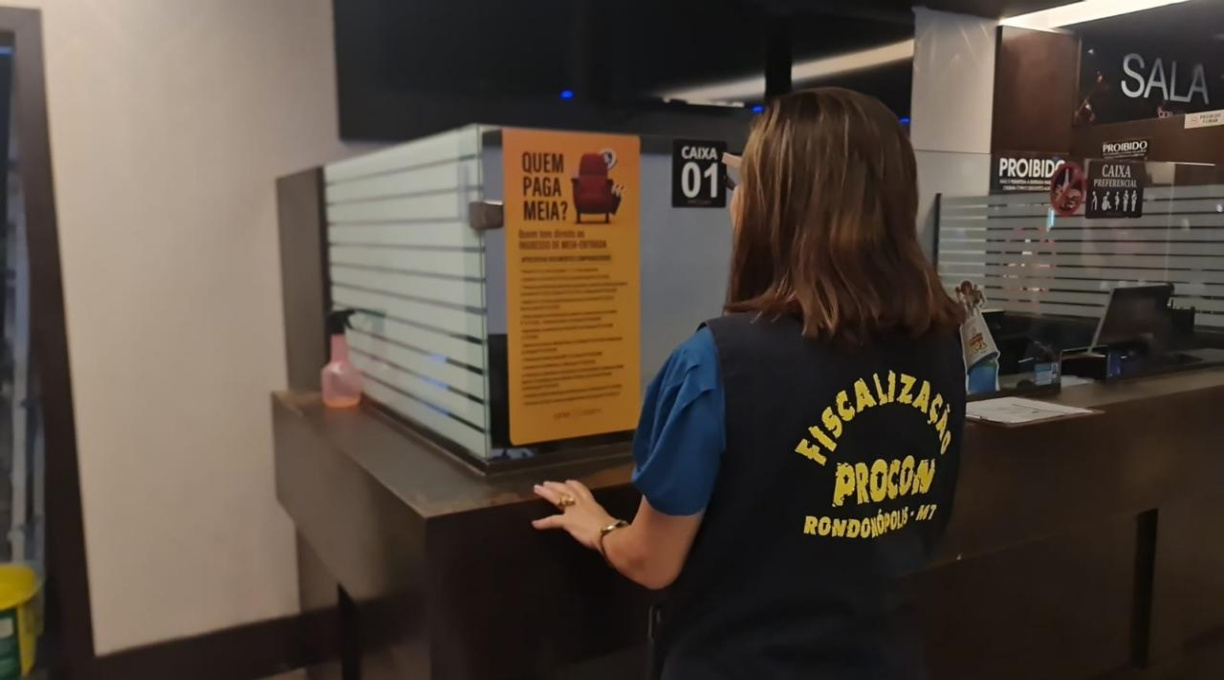Procon fiscaliza cinema e orienta sobre entrada de alimentos 1 Procon fiscaliza cinema e orienta sobre entrada de alimentos 1