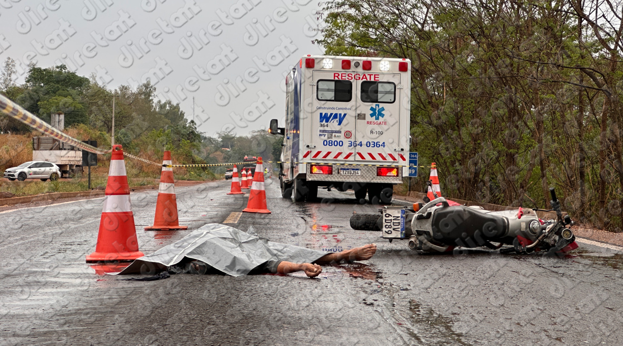 Motociclista perde a vida na BR-364, em Rondonópolis, após colidir contra a lateral de uma carreta-baú 1