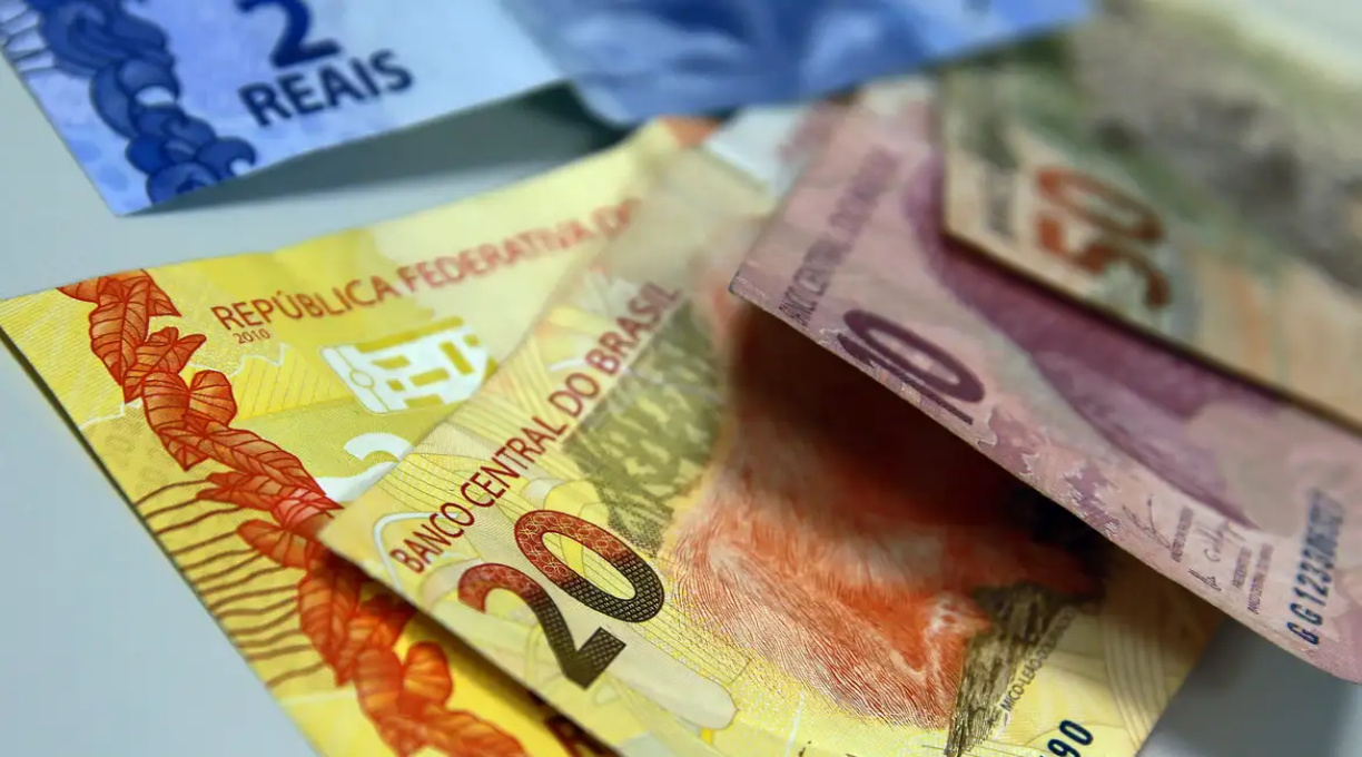 Juros para famílias sobem em agosto e inadimplência chega a 6% 1