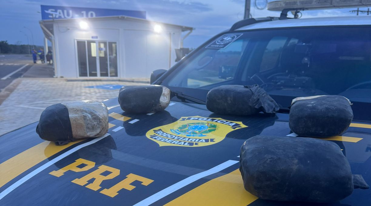 Passageiro de ônibus interestadual é preso pela PRF, em Pedra Preta, transportando skunk na bagagem 1