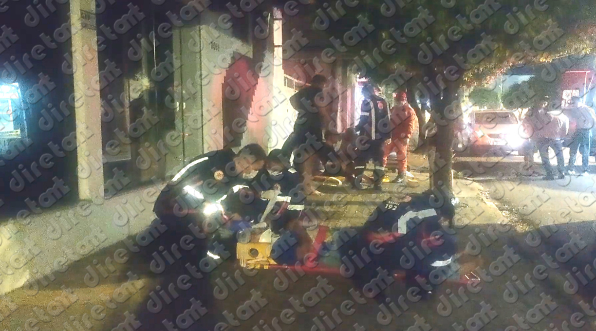 Colisão de alto impacto entre moto e ônibus do transporte coletivo deixa casal de jovens ferido no centro de Rondonópolis 1