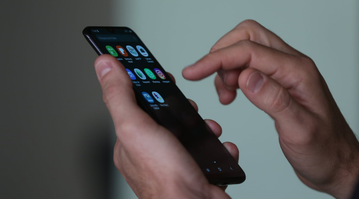 Governo cria programa para bloquear celulares e sinais de comunicação em presídios 1