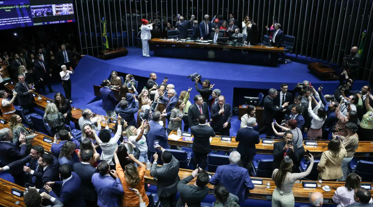 Senado aprova fim da escala 6x1 e redução da jornada de trabalho 5 Senado aprova fim da escala 6x1 e redução da jornada de trabalho 5