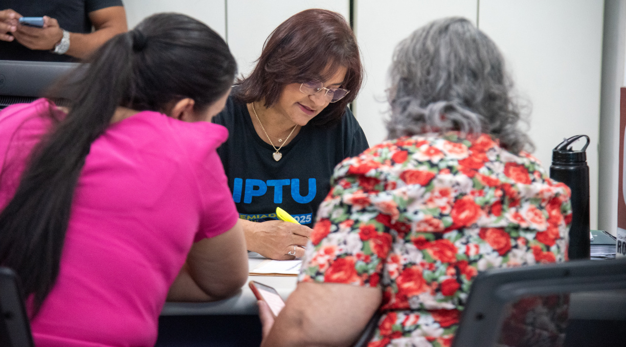 Prefeitura leva o programa de regularização fiscal para os bairros com o Fazenda Itinerante 1 Prefeitura leva o programa de regularização fiscal para os bairros com o Fazenda Itinerante 1